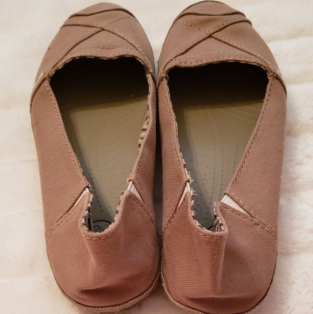 Flats - Picture 3 of 6